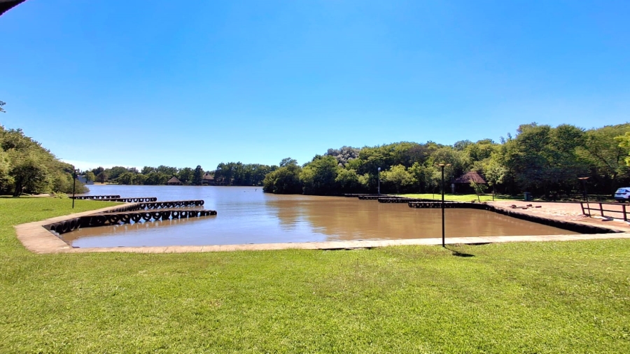 4 Bedroom Property for Sale in Boschenvaal River Front Lodges Free State